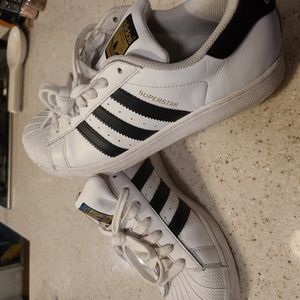 Adidas womans Superstar sneakers 👟size 8.5